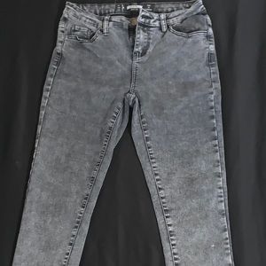 Black washed skinny jeans